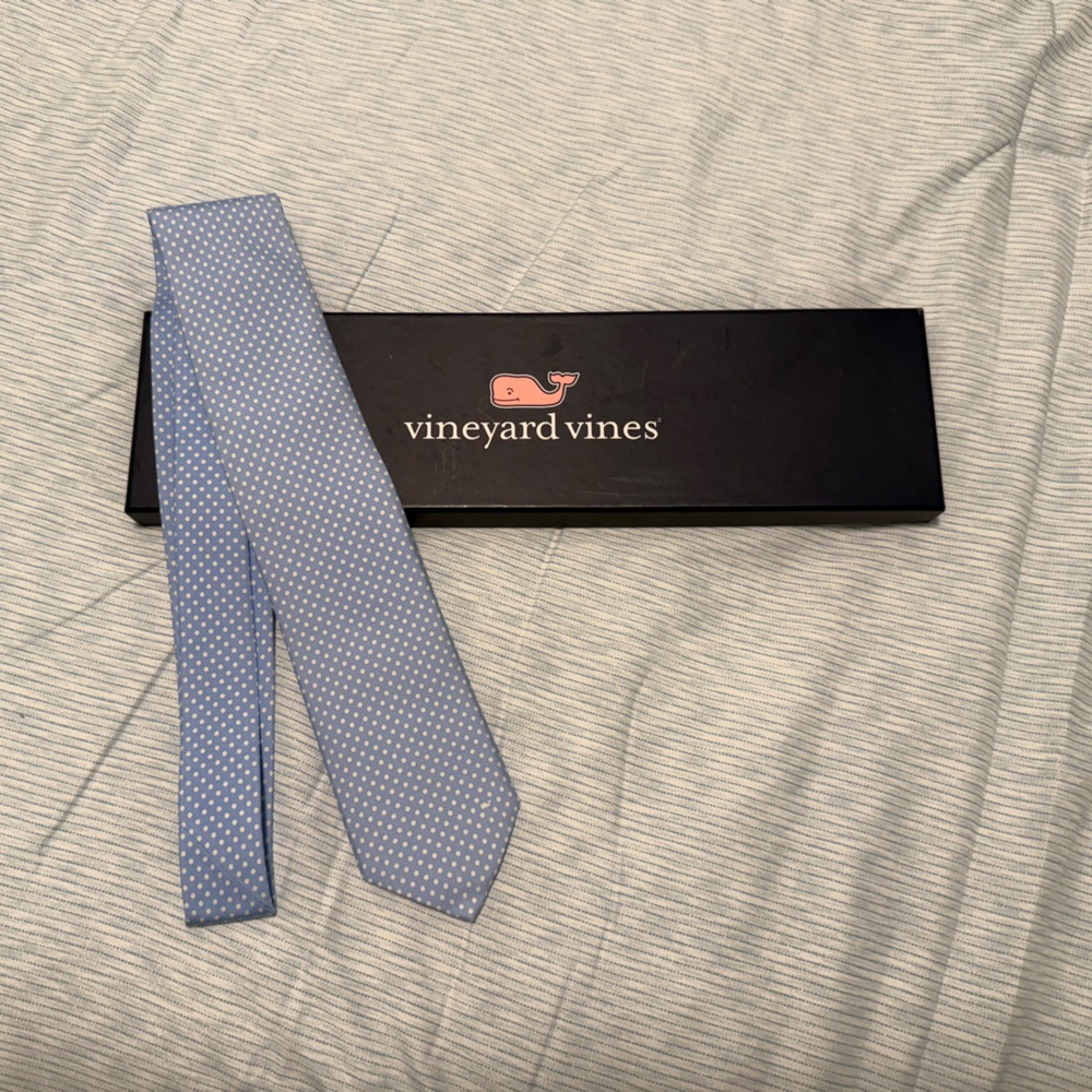 Vineyard Vines Blue and White Classic Tie